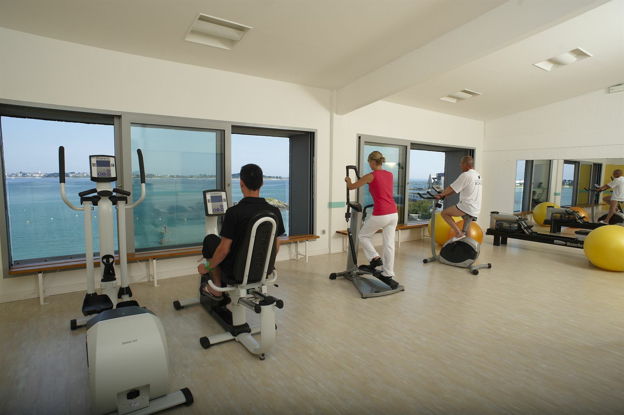 Hotel Valdys Thalasso & Spa - Beau Rivage Roscoff Bagian luar foto